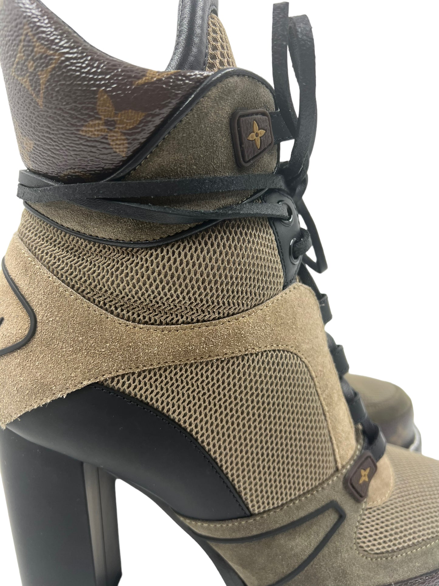 Louis Vuitton Size 40 Suede Calfskin Star Trail Boots