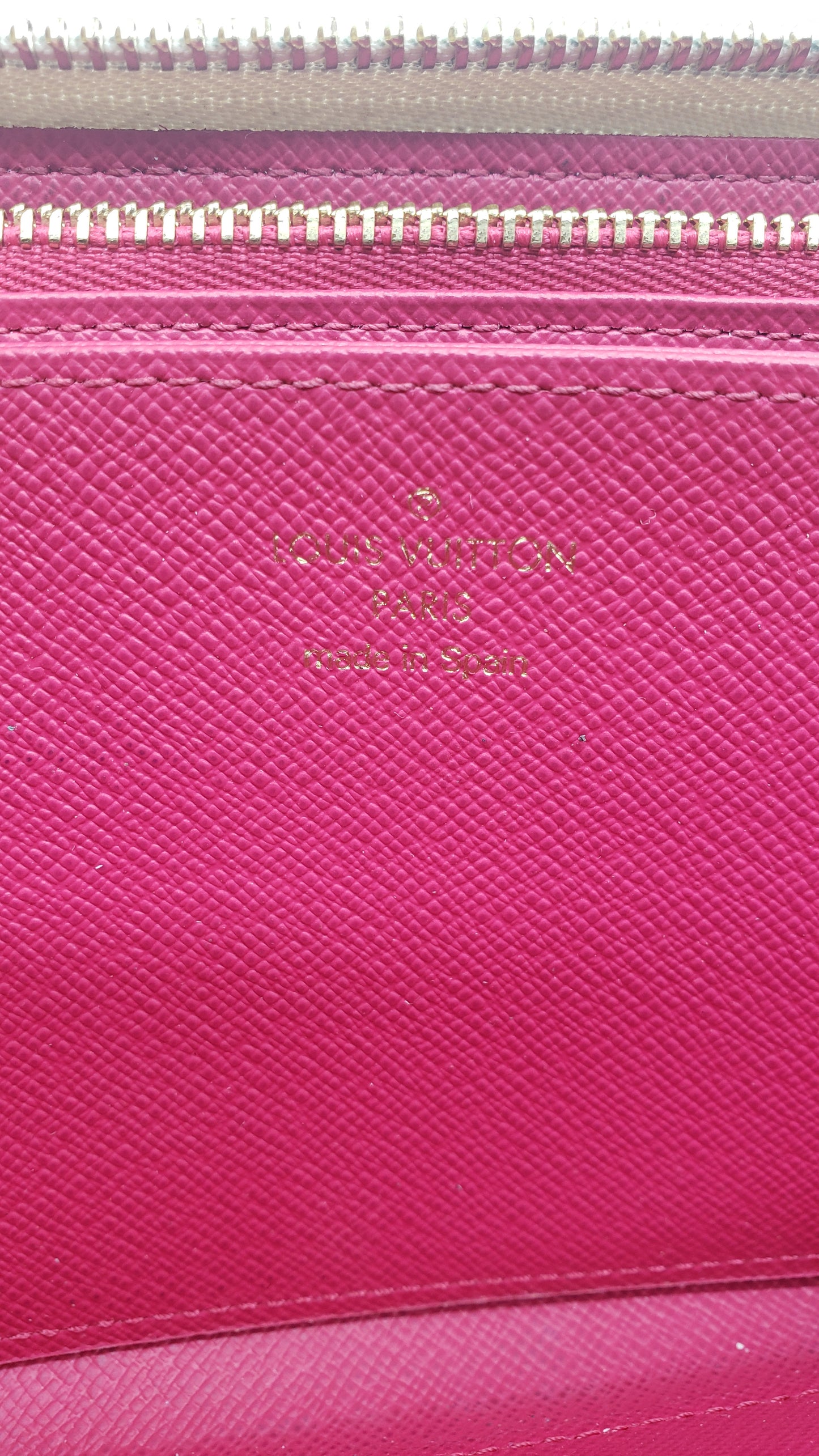 Louis Vuitton Damier Azur Christmas Animation Giraffe Zippy Wallet