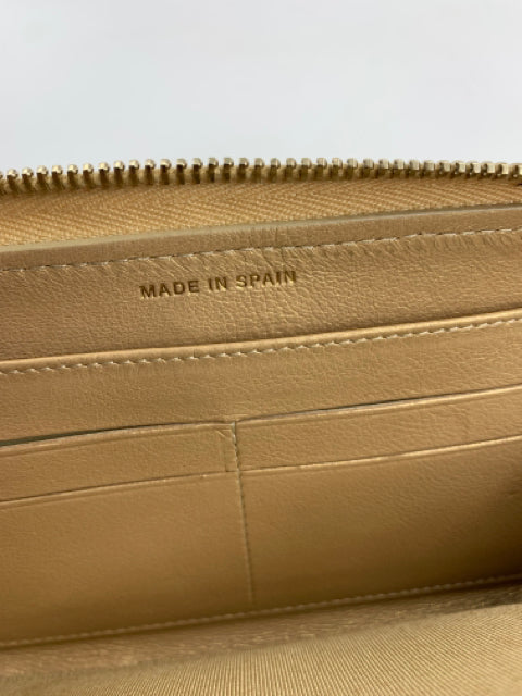 Chanel Champagne Calfskin 2014-2015 Coco Chanel Medallion Wallet