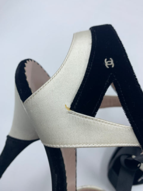 Chanel Black White Velvet/Satin Ankle Tie Size 38.5 Heels