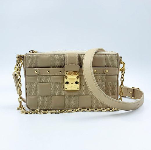 HOT* Louis Vuitton White and Black Petite Malle Monogram Handbag