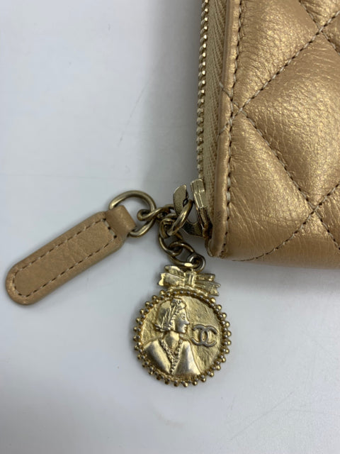Chanel Champagne Calfskin 2014-2015 Coco Chanel Medallion Wallet