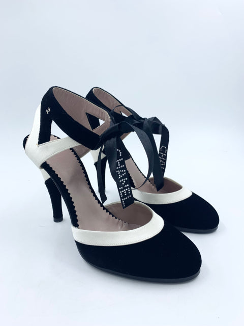 Chanel Black White Velvet/Satin Ankle Tie Size 38.5 Heels