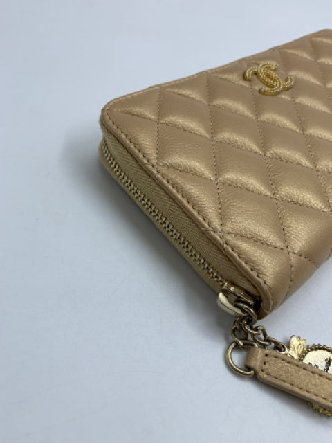 Chanel Champagne Calfskin 2014-2015 Coco Chanel Medallion Wallet