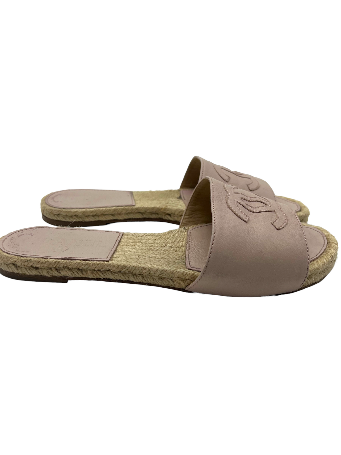 Chanel Pale Pink Lambskin CC Logo Size 39 Espadrille Slides