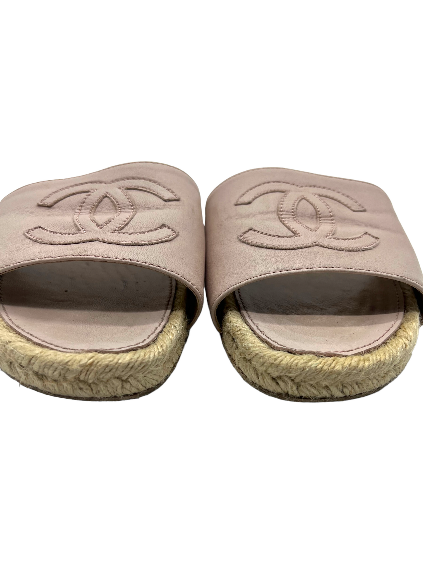 Chanel Pale Pink Lambskin CC Logo Size 39 Espadrille Slides