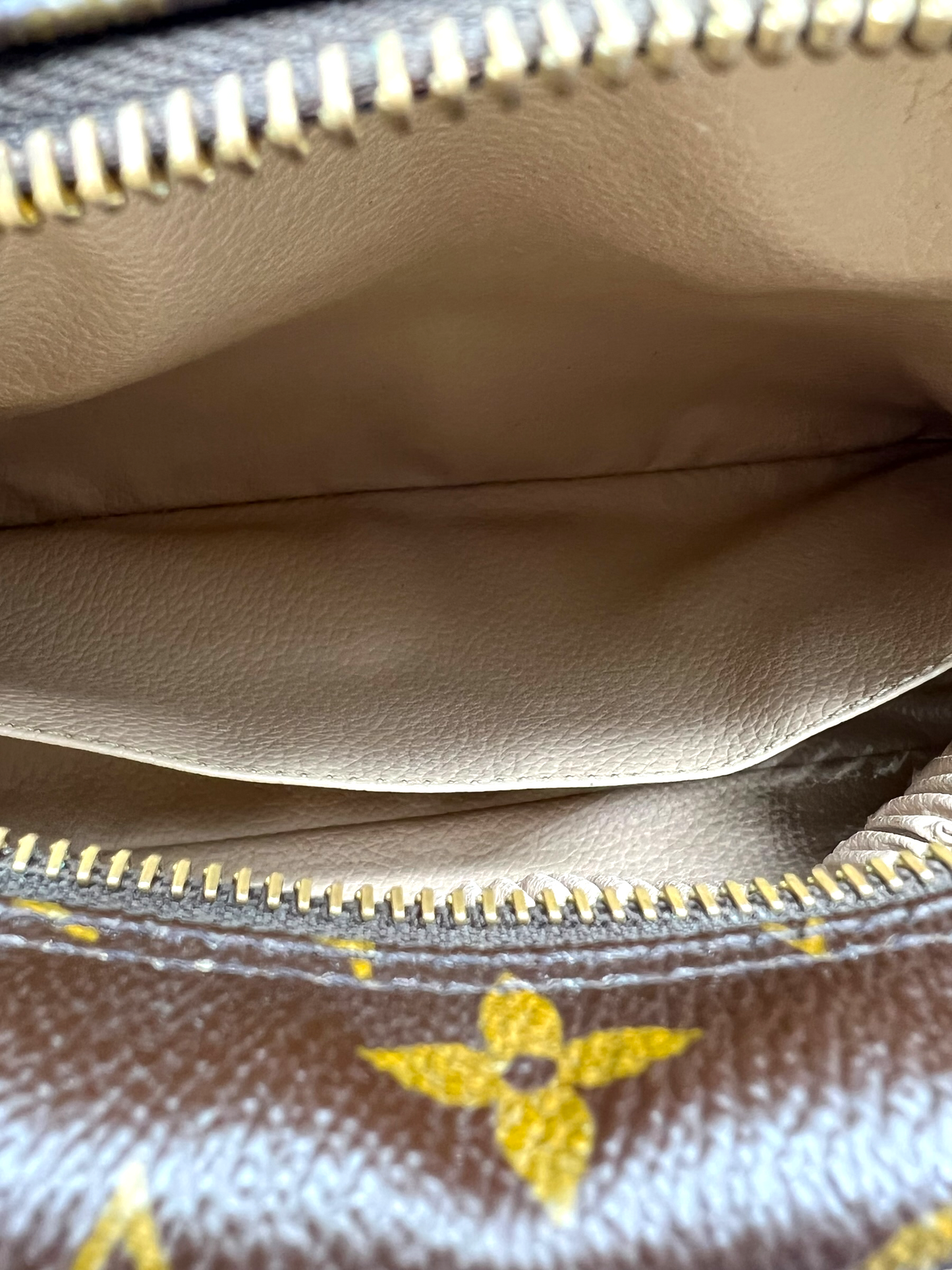 Louis Vuitton Monogram Trousse Toilette 28