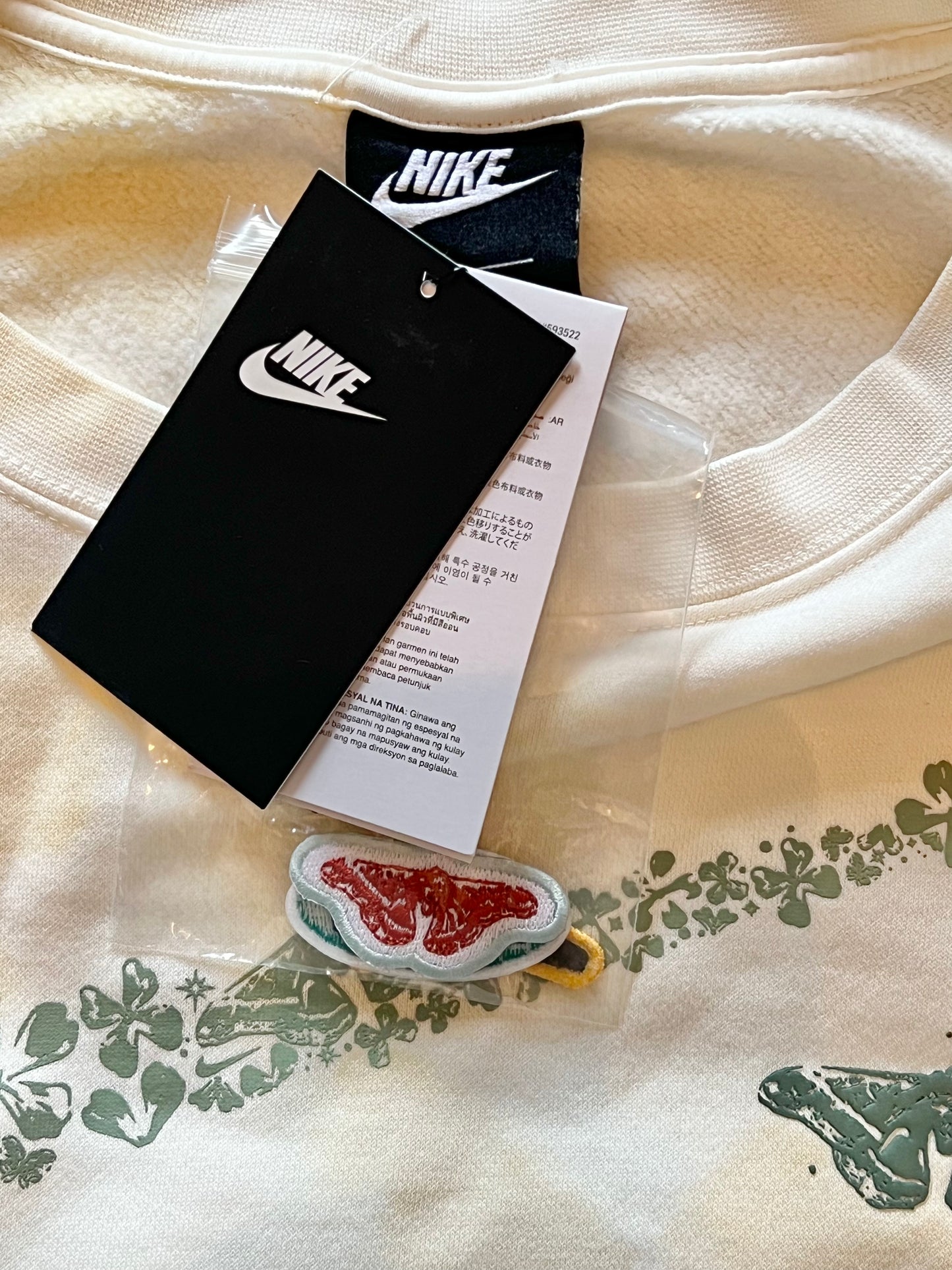 Nike Women's Recreation Club Size 3X Loose Fit Sweatshirt