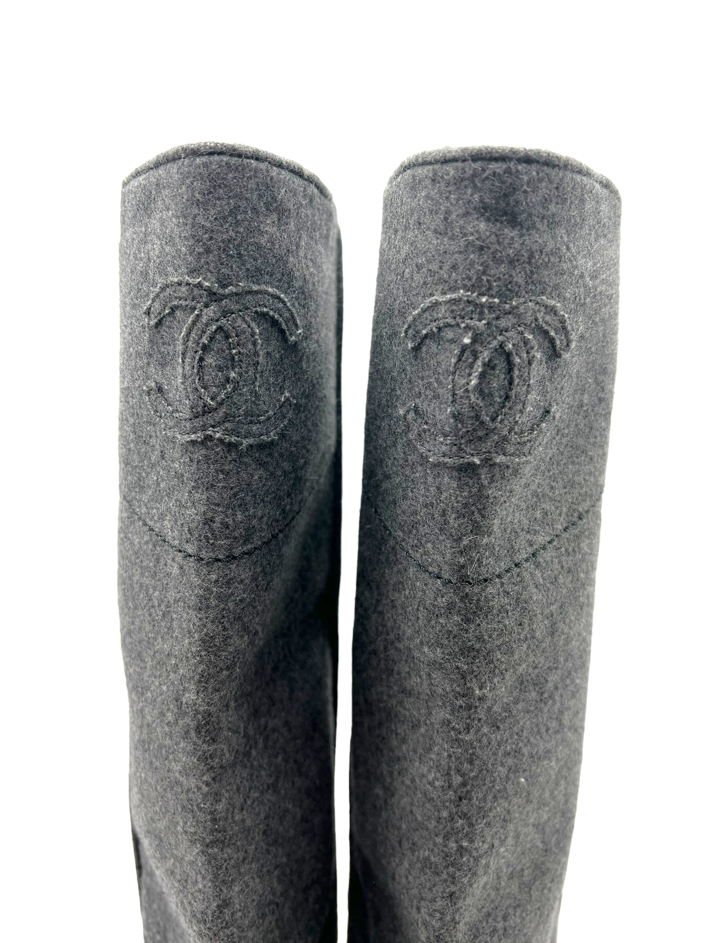 Chanel Gray Knit CC Logo Size 38 Riding Boots