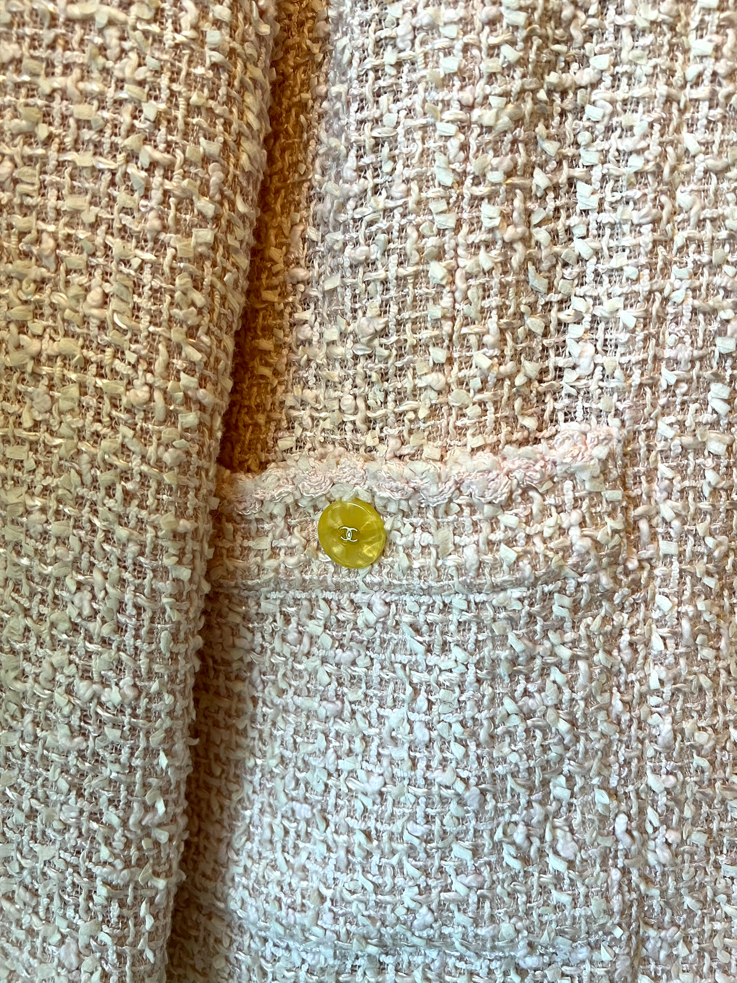 Chanel 99P Blush Pink Size 42 Tweed Jacket