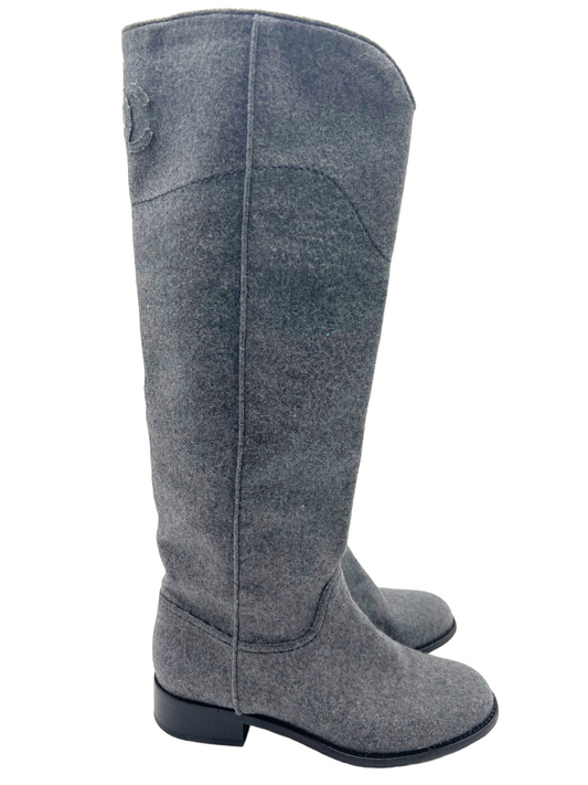 Chanel Gray Knit CC Logo Size 38 Riding Boots