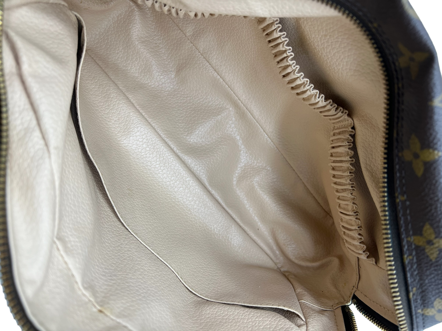 Louis Vuitton Monogram Trousse Toilette 28