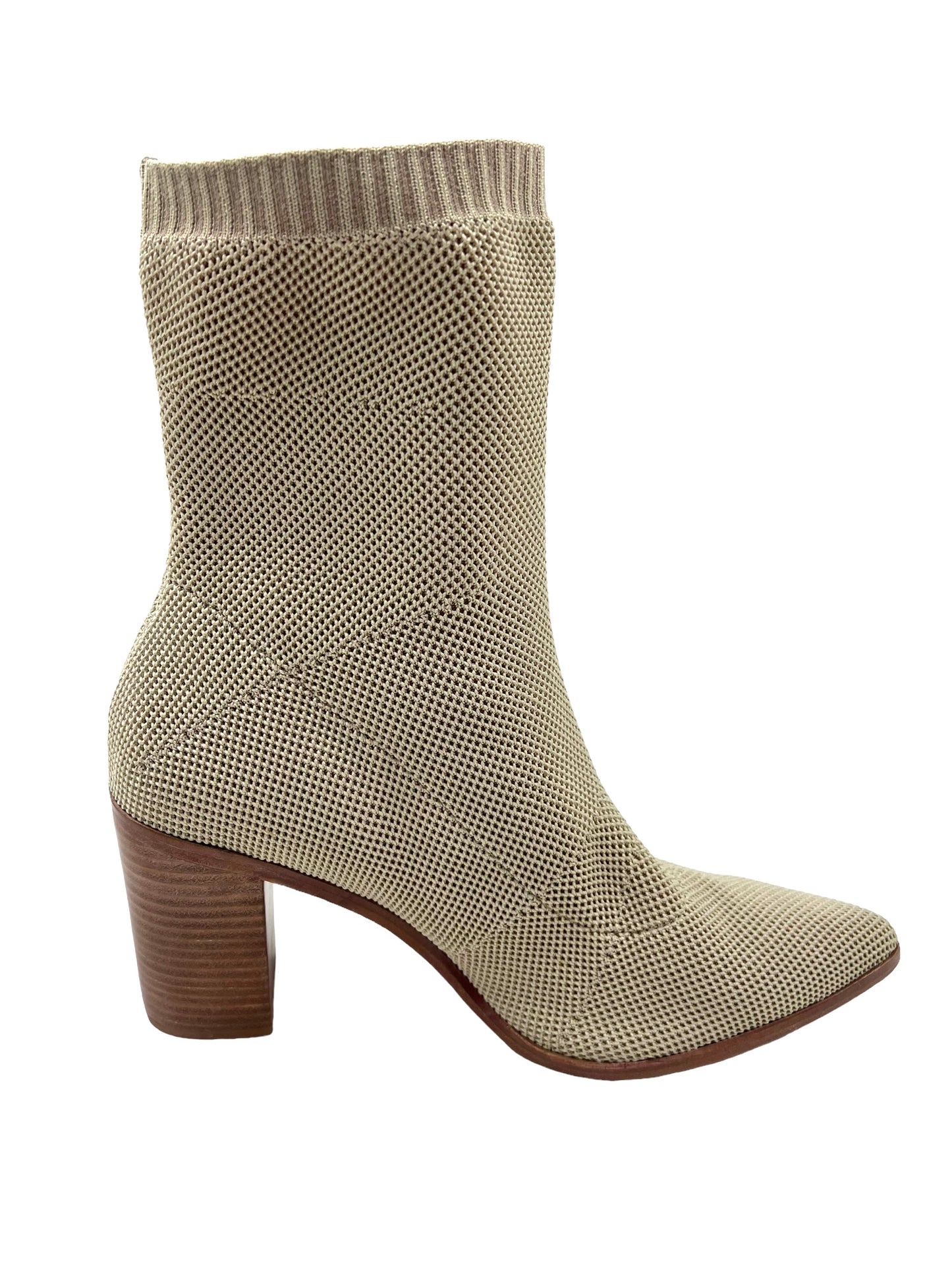 Schutz Size 9 Eggshell Dae Knit Booties