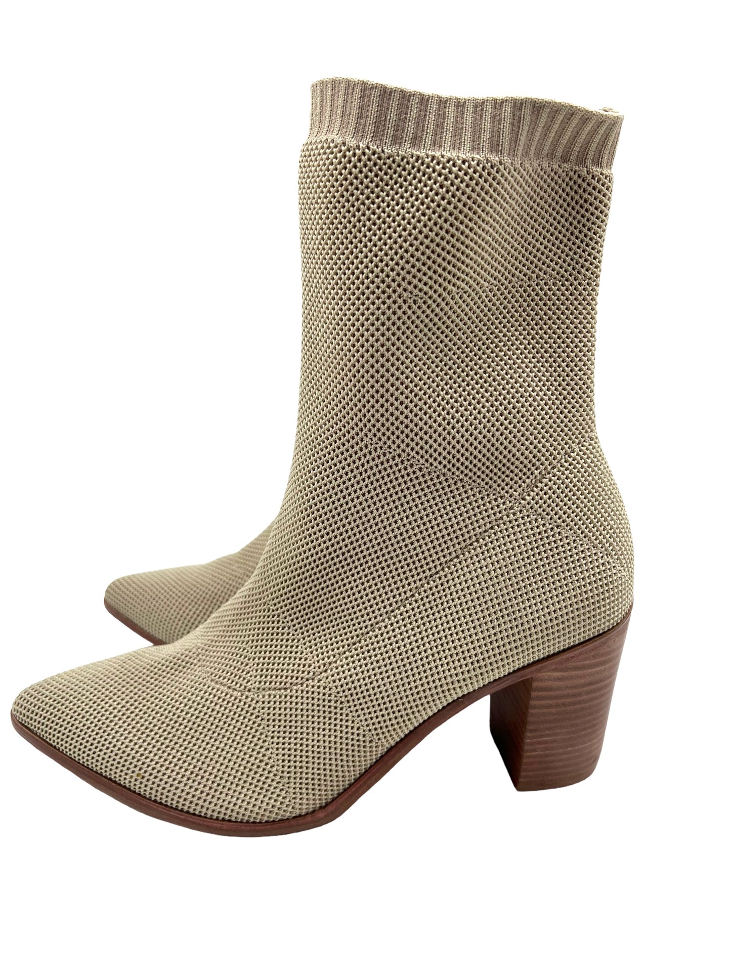 Schutz Size 9 Eggshell Dae Knit Booties