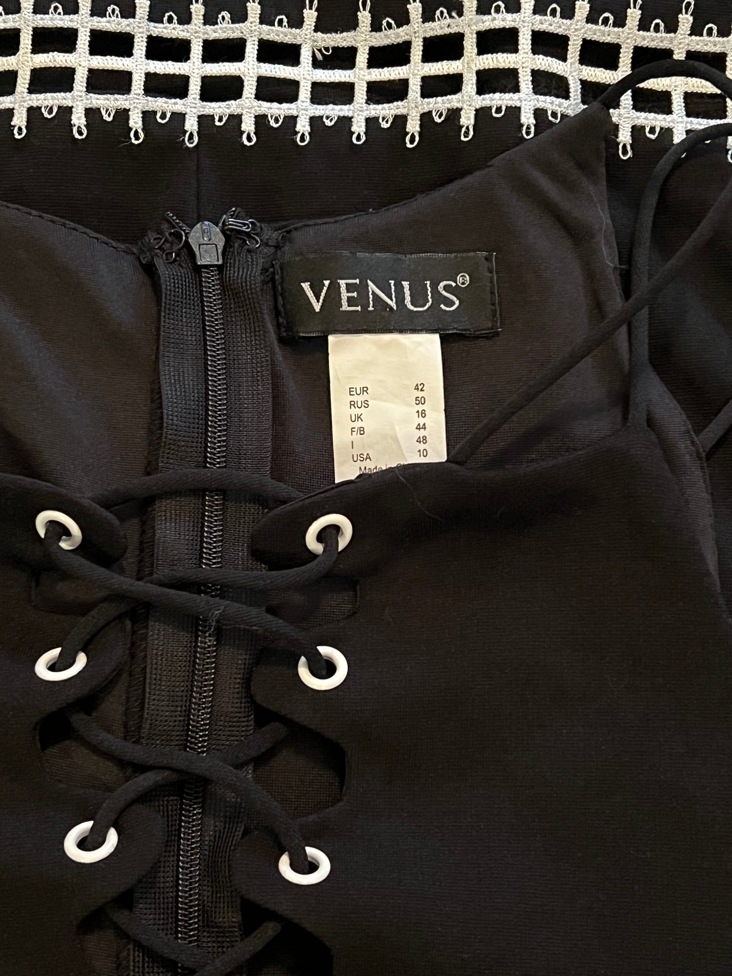 Venus Size 10 Black & White Dress