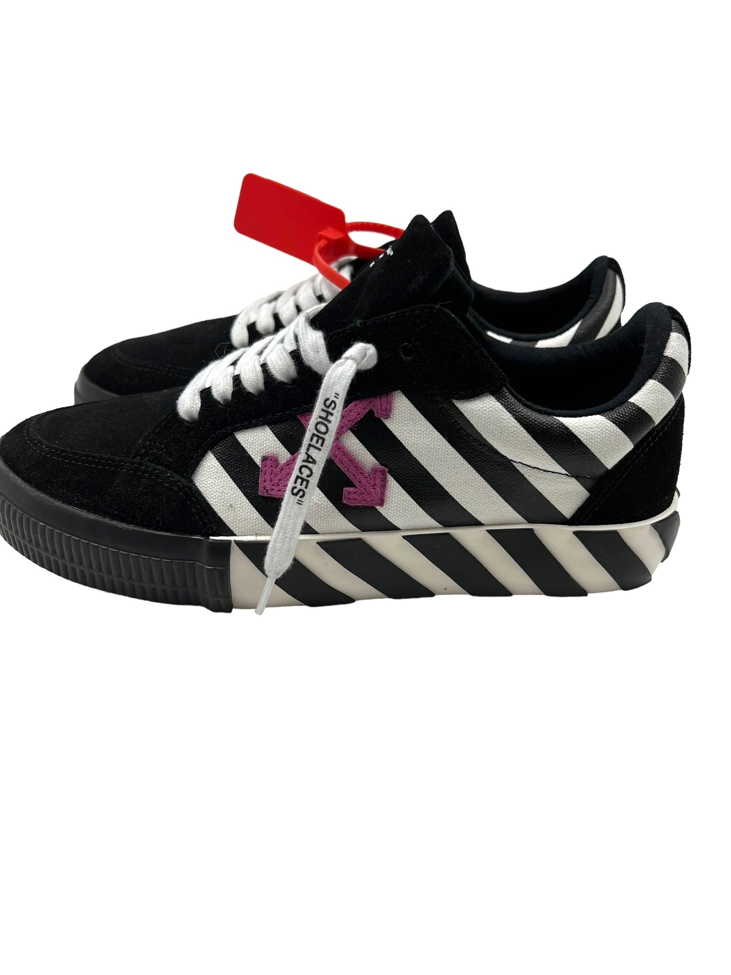 Off White Size 39 Black & White Suede Arrow Low Vulcanized Sneakers