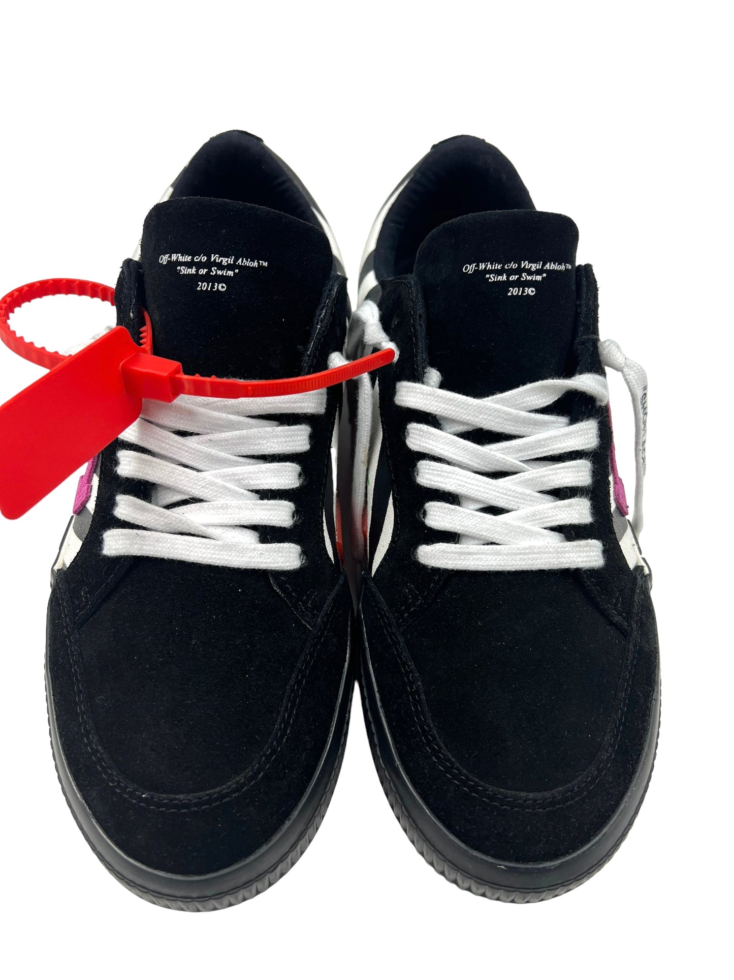 Off White Size 39 Black & White Suede Arrow Low Vulcanized Sneakers